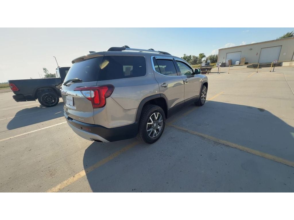 2022 GMC Acadia SLE