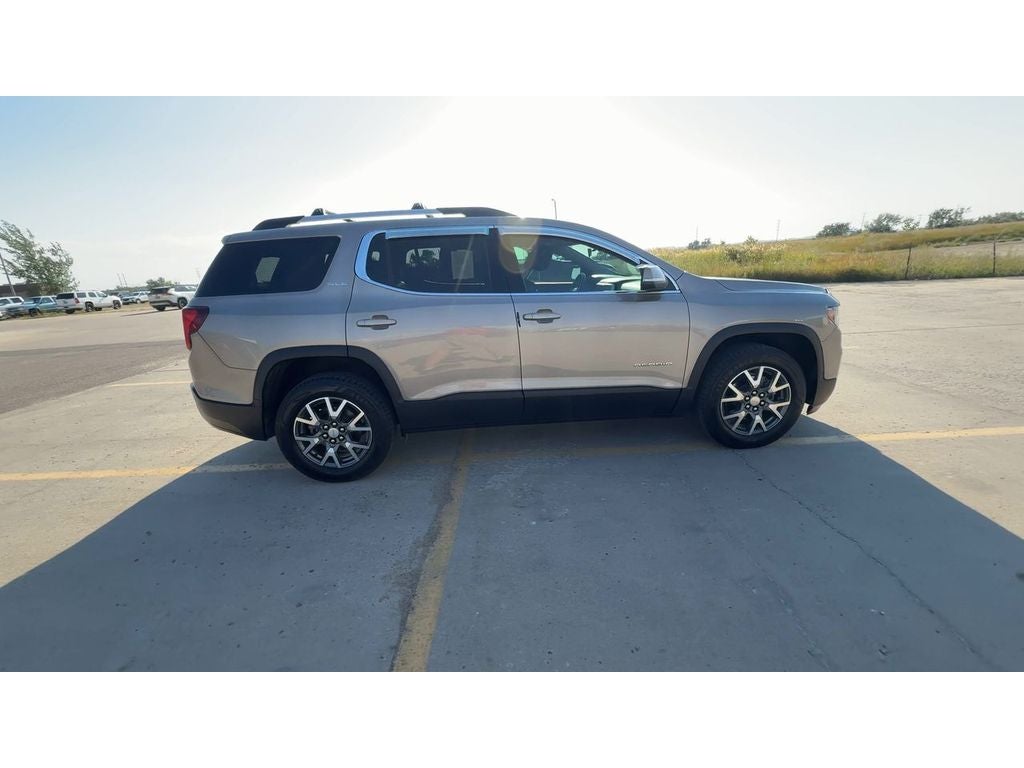 2022 GMC Acadia SLE