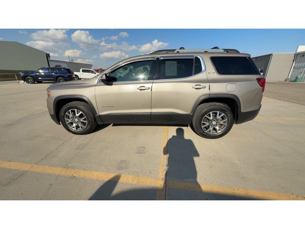 2022 GMC Acadia SLE