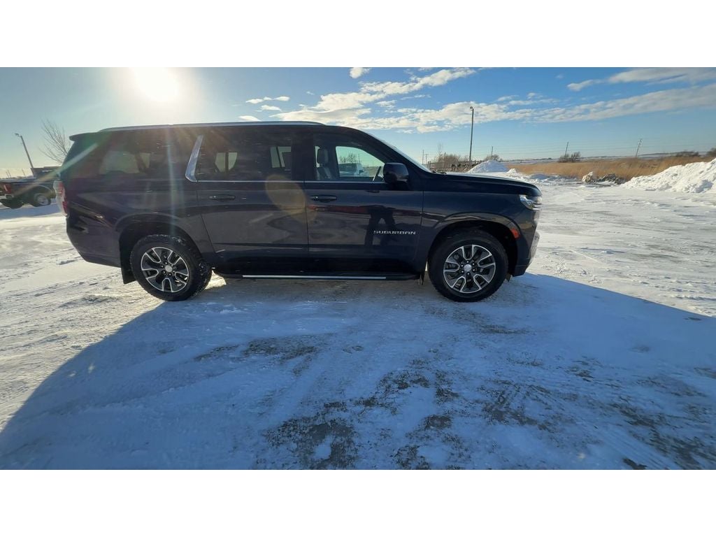 2023 Chevrolet Suburban LT