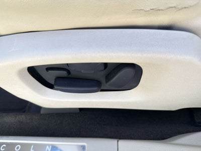 2015 Lincoln MKS Base