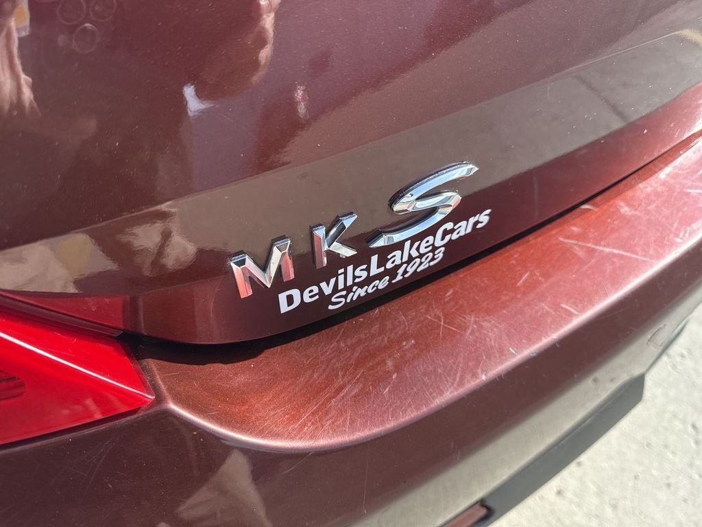 2015 Lincoln MKS Base