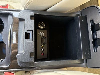 2015 Lincoln MKS Base