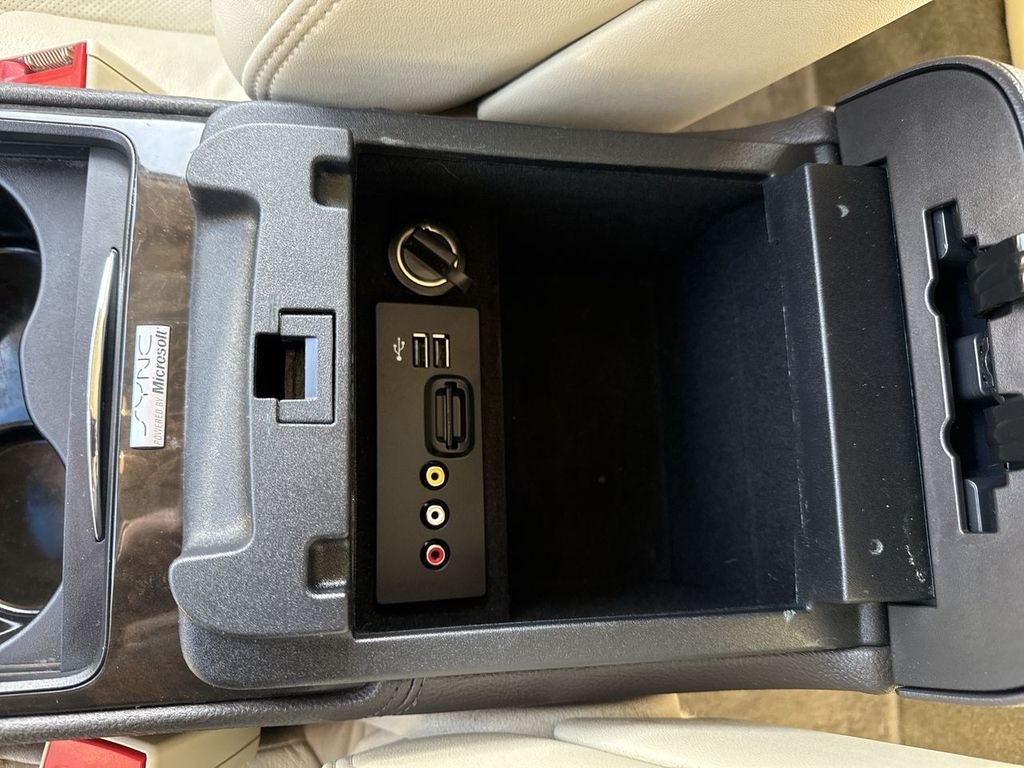 2015 Lincoln MKS Base