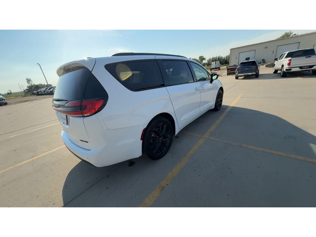 2025 Chrysler Pacifica Limited