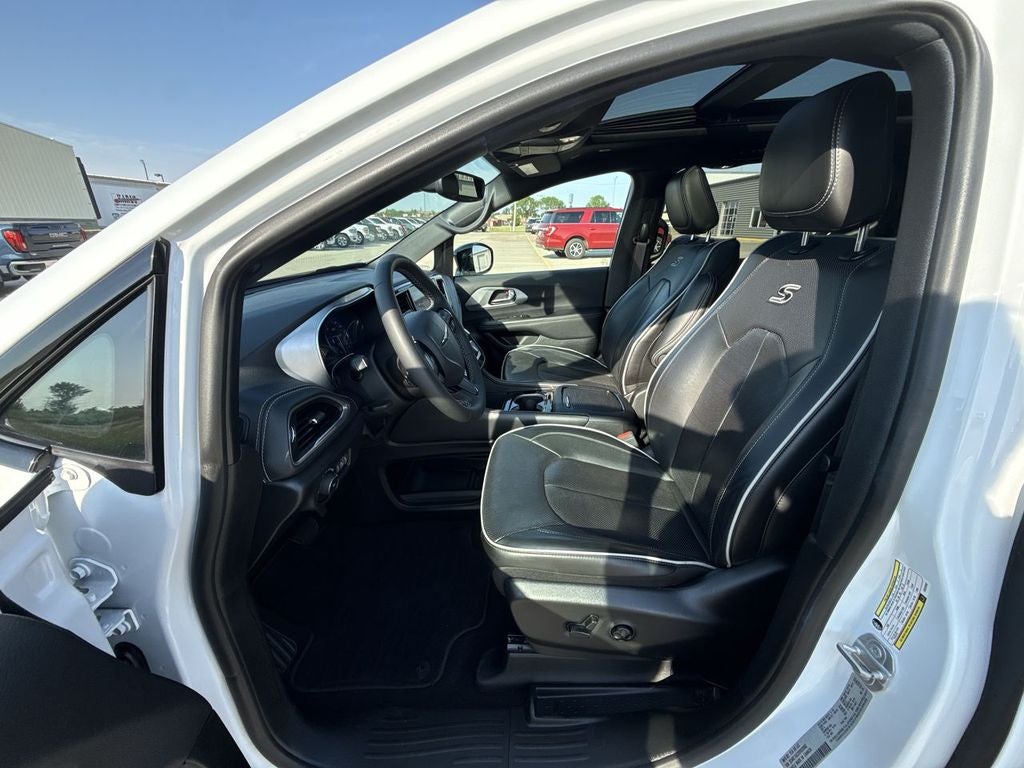 2025 Chrysler Pacifica Limited