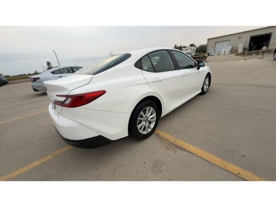 2025 Toyota Camry Hybrid LE