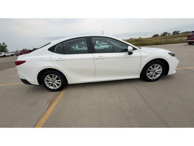 2025 Toyota Camry Hybrid LE