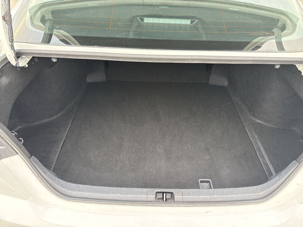 2025 Toyota Camry Hybrid LE