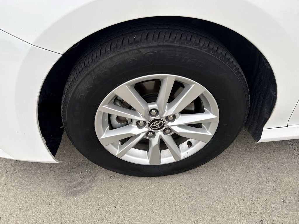 2025 Toyota Camry Hybrid LE