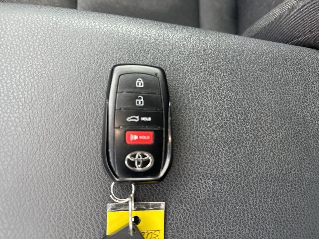 2025 Toyota Camry Hybrid LE