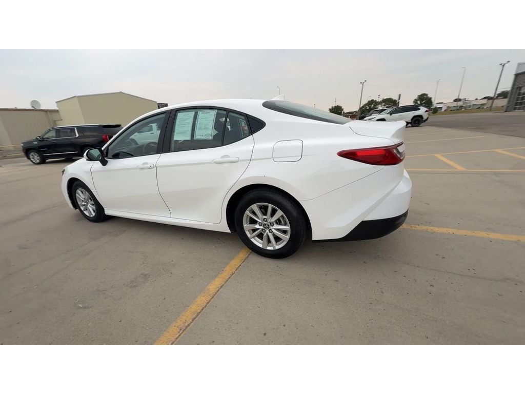 2025 Toyota Camry Hybrid LE