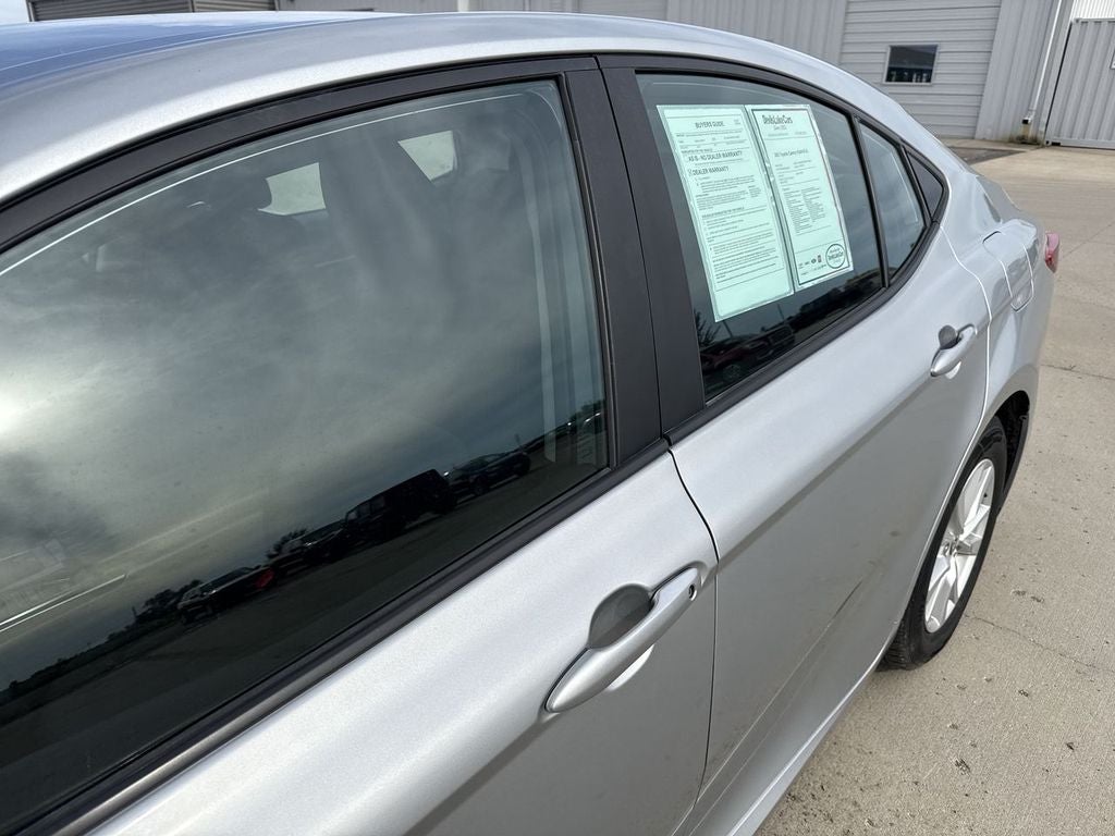 2025 Toyota Camry Hybrid LE