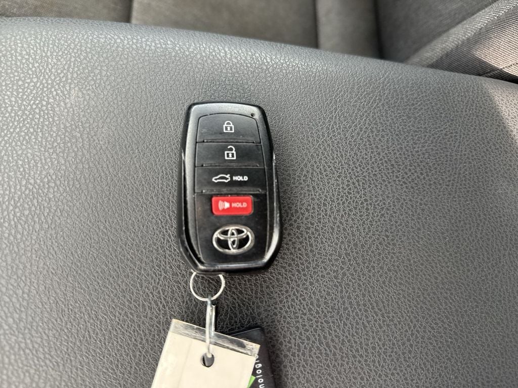 2025 Toyota Camry Hybrid LE