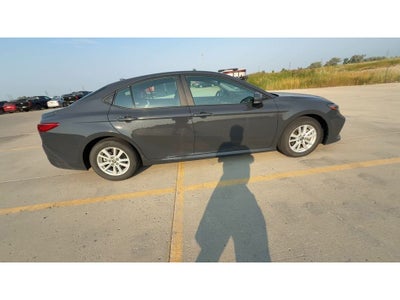 2025 Toyota Camry Hybrid LE
