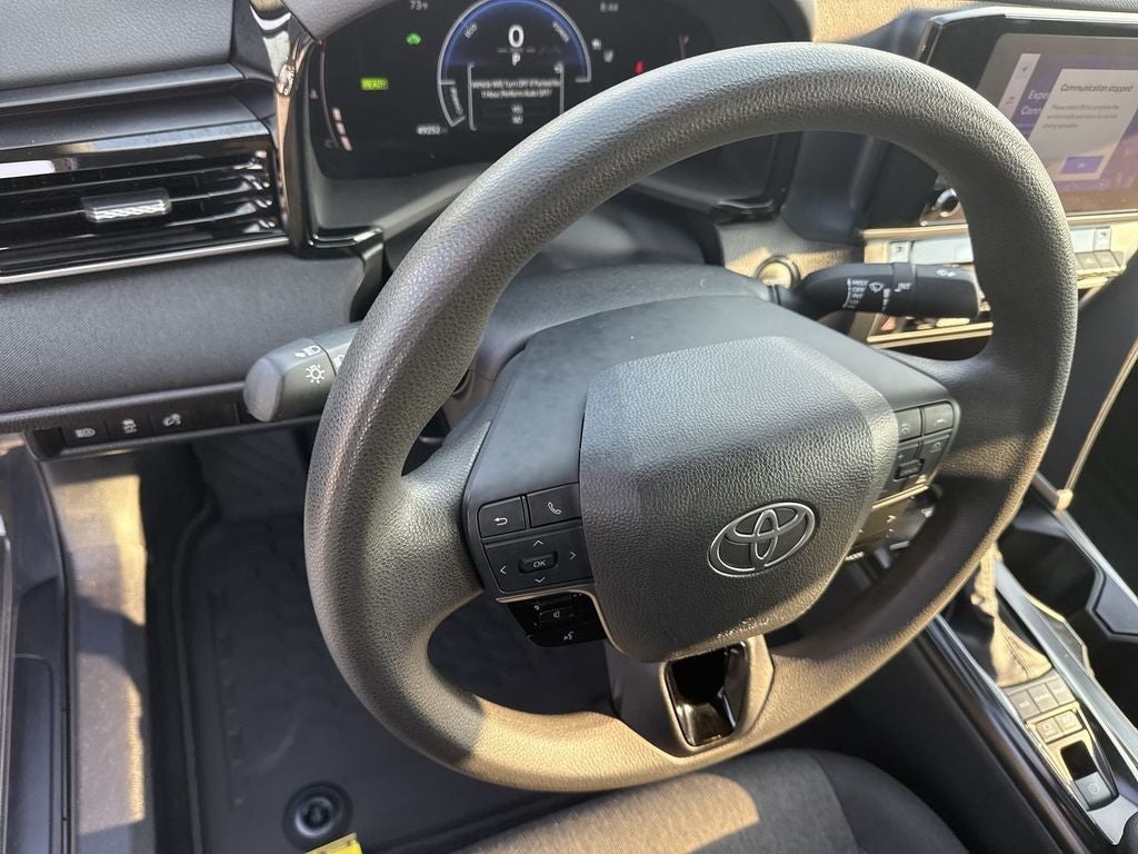 2025 Toyota Camry Hybrid LE