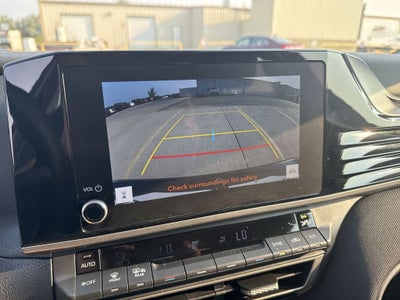 2025 Toyota Camry Hybrid LE
