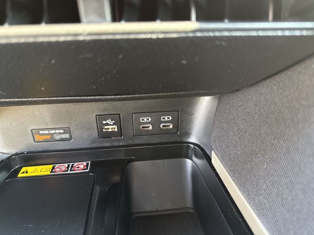 2025 Toyota Camry Hybrid LE