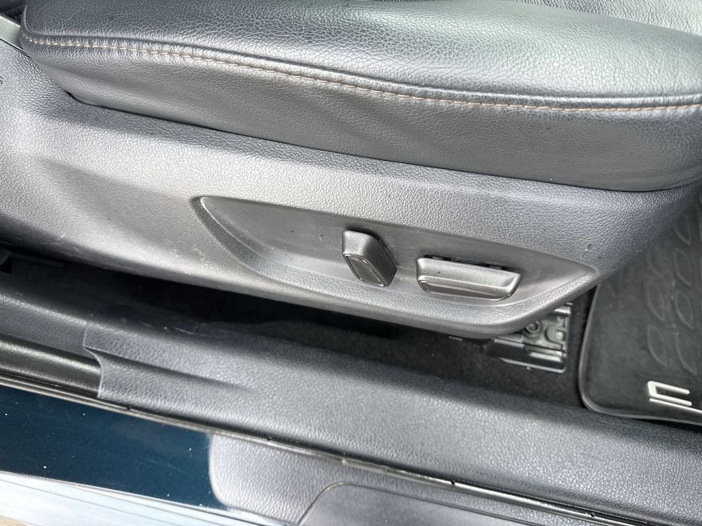 2020 Toyota Camry Hybrid Hybrid XLE