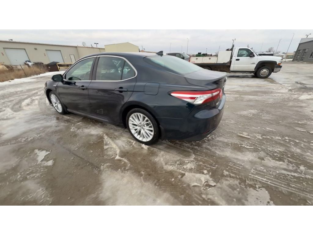 2020 Toyota Camry Hybrid Hybrid XLE