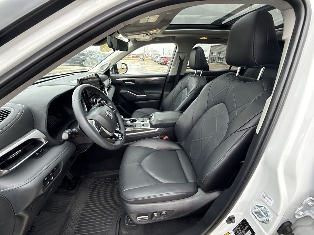 2025 Toyota Highlander Hybrid Hybrid Platinum