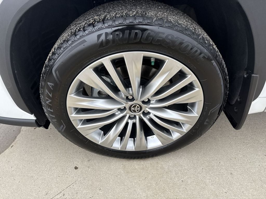 2025 Toyota Highlander Hybrid Hybrid Platinum