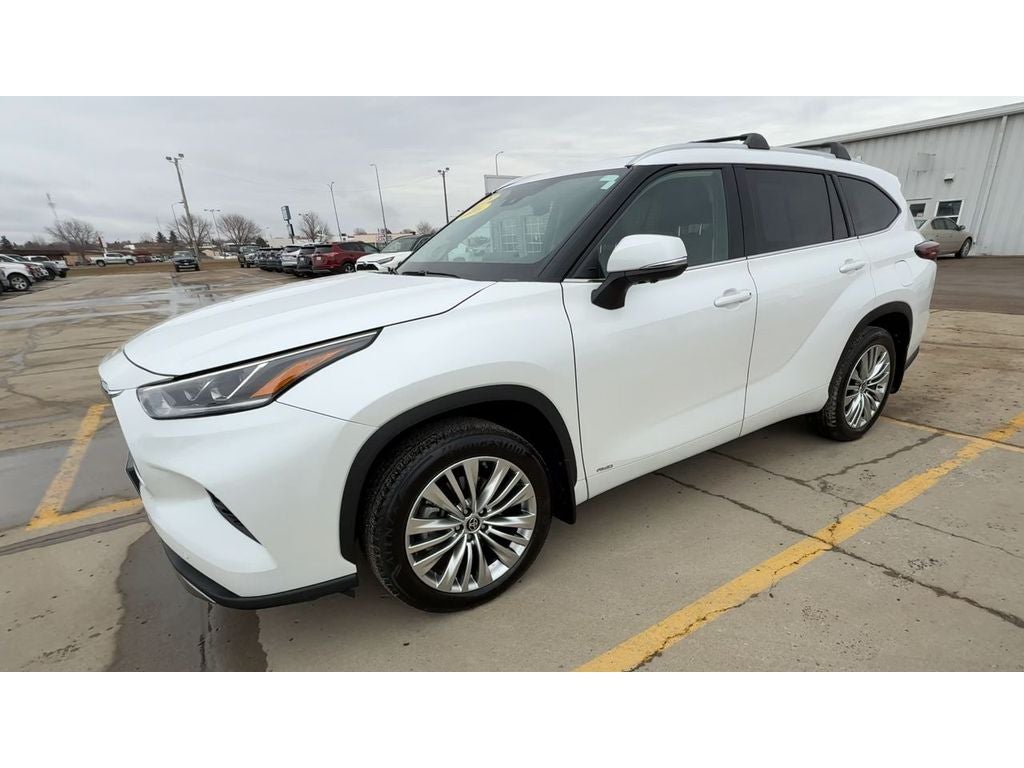 2025 Toyota Highlander Hybrid Hybrid Platinum