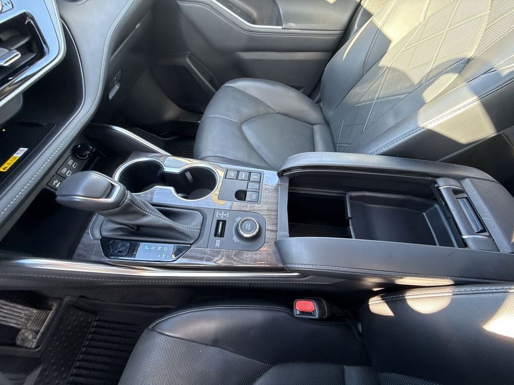 2023 Toyota Highlander Platinum