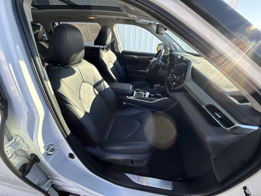 2023 Toyota Highlander Platinum