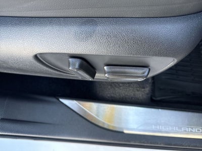 2023 Toyota Highlander Platinum