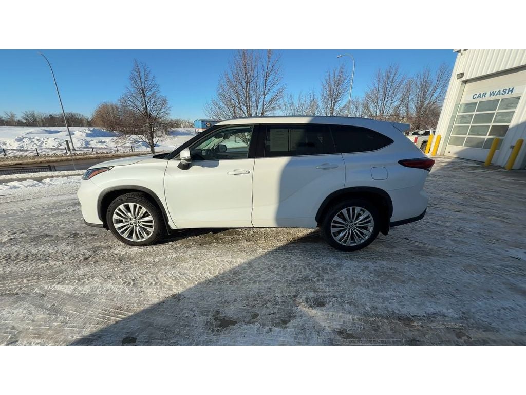 2023 Toyota Highlander Platinum