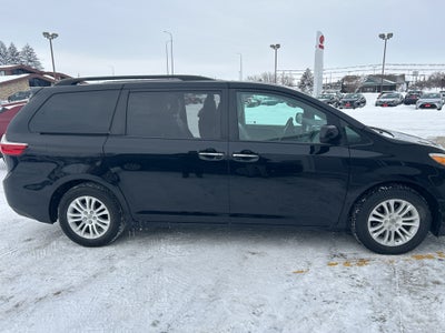 2016 Toyota Sienna XLE