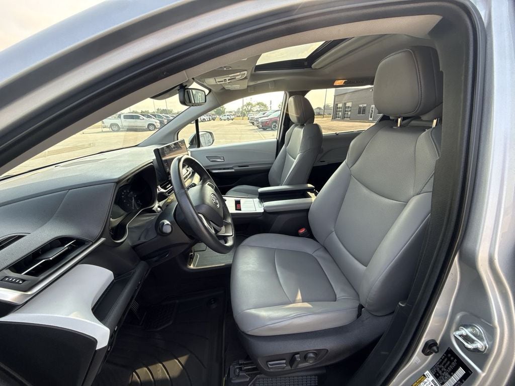 2025 Toyota Sienna XLE