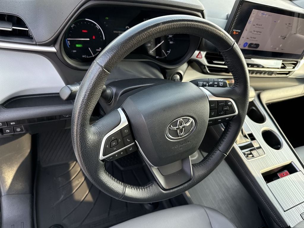 2025 Toyota Sienna XLE