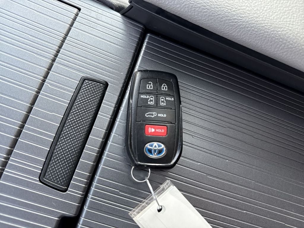 2025 Toyota Sienna XLE