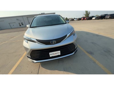 2025 Toyota Sienna XLE