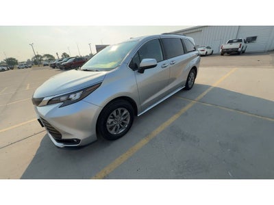 2025 Toyota Sienna XLE