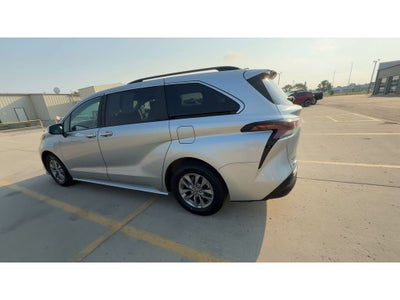 2025 Toyota Sienna XLE