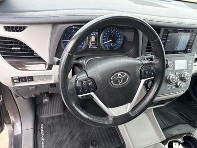 2019 Toyota Sienna XLE