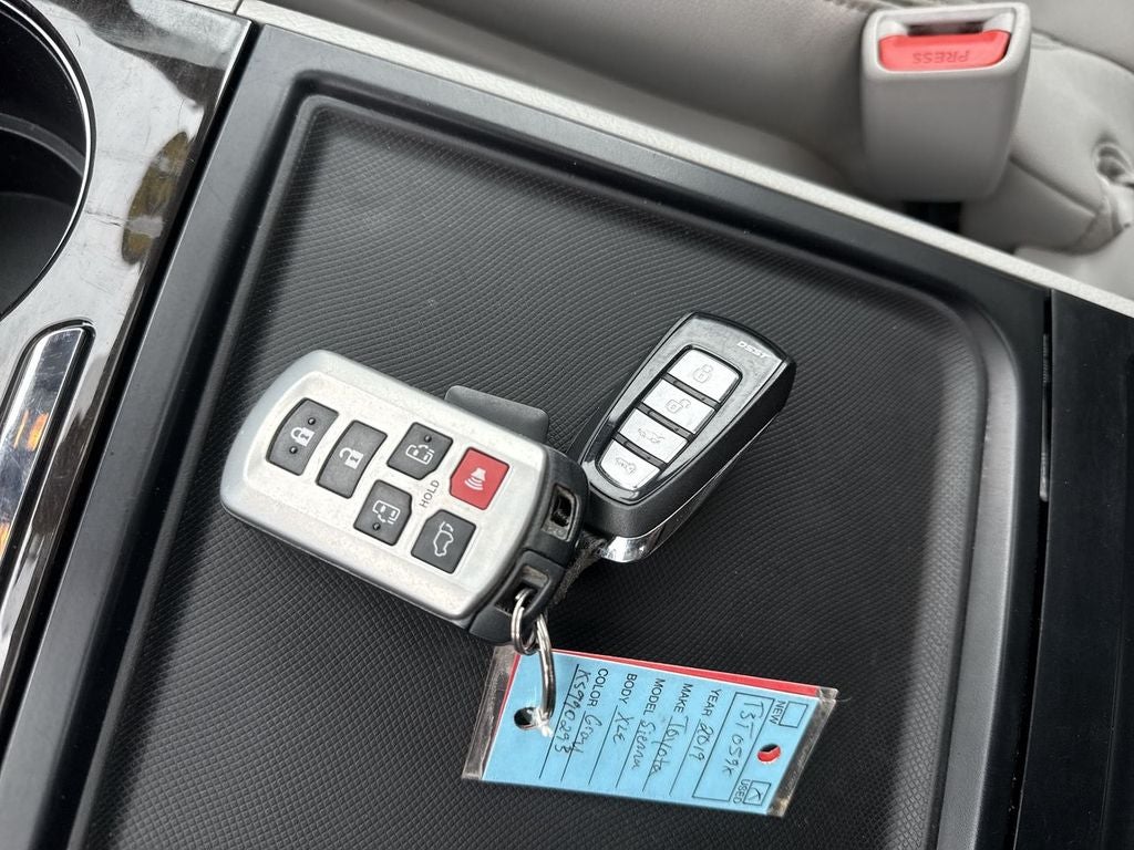 2019 Toyota Sienna XLE