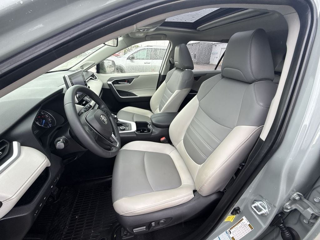 2022 Toyota RAV4 Hybrid XLE Premium