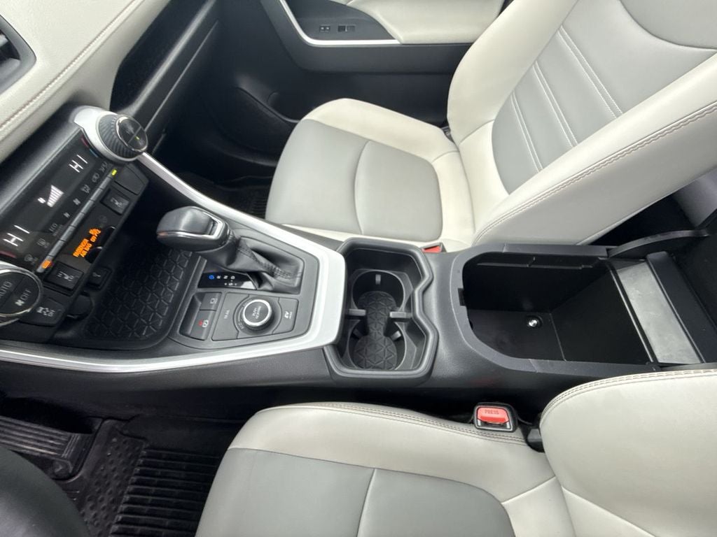2022 Toyota RAV4 Hybrid XLE Premium