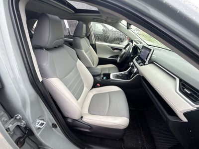 2022 Toyota RAV4 Hybrid XLE Premium