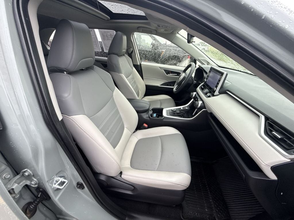2022 Toyota RAV4 Hybrid XLE Premium