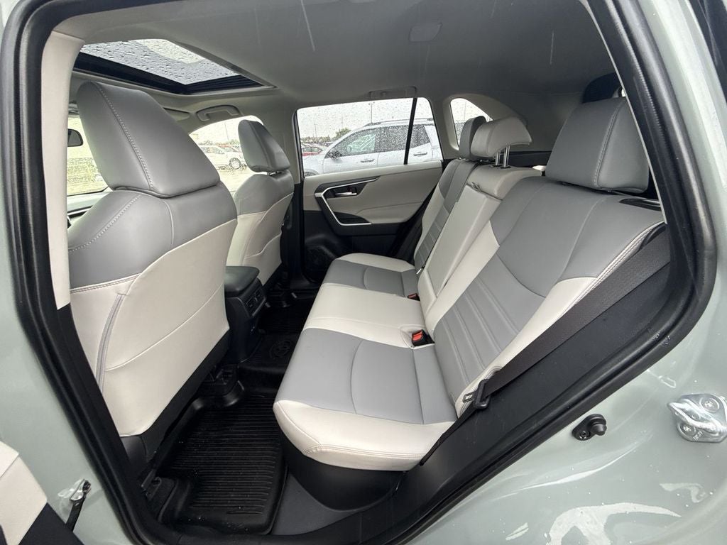 2022 Toyota RAV4 Hybrid XLE Premium