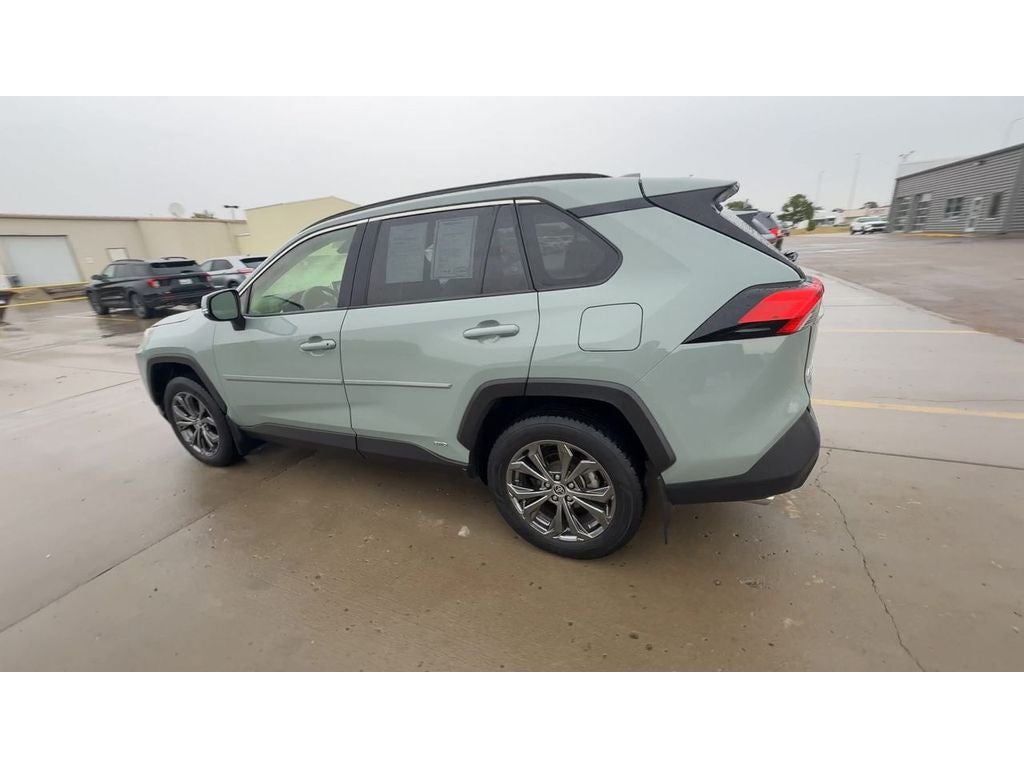 2022 Toyota RAV4 Hybrid XLE Premium