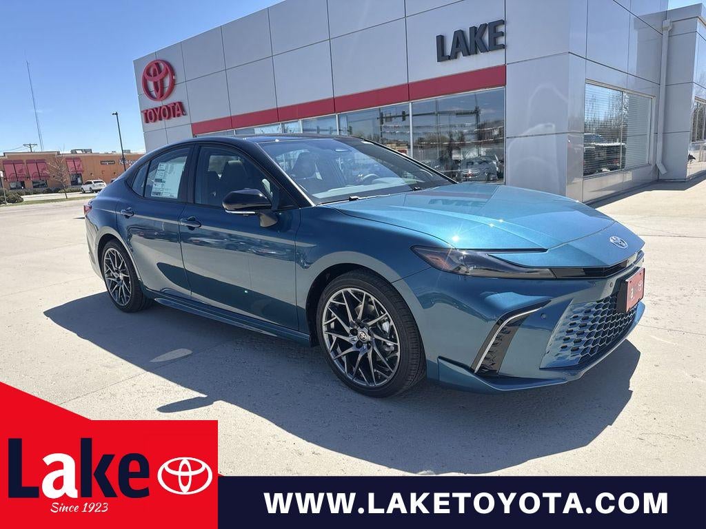2026 Toyota Camry XSE Hybrid's photo