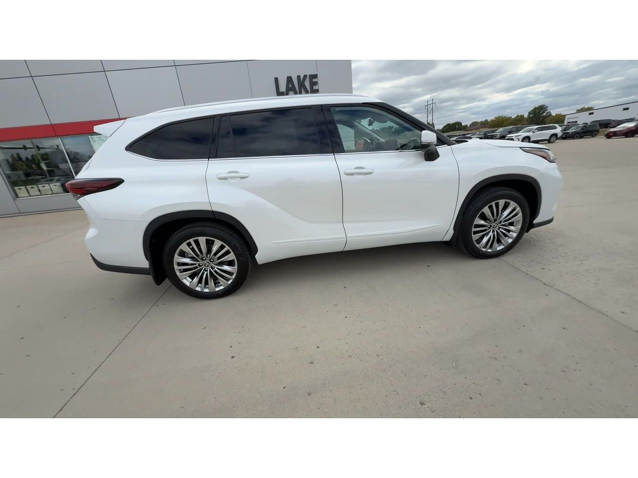 2026 Toyota Highlander Platinum