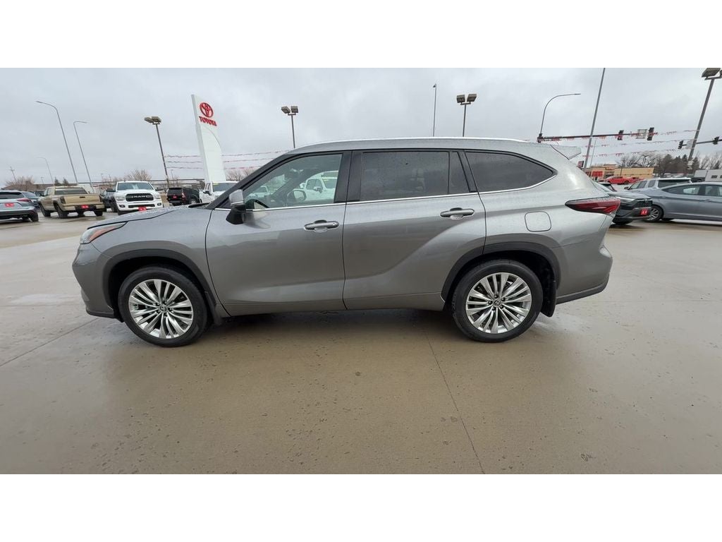 2026 Toyota Highlander Platinum