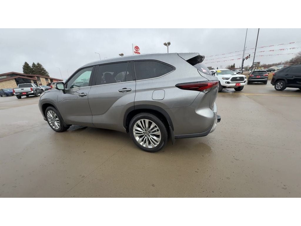 2026 Toyota Highlander Platinum
